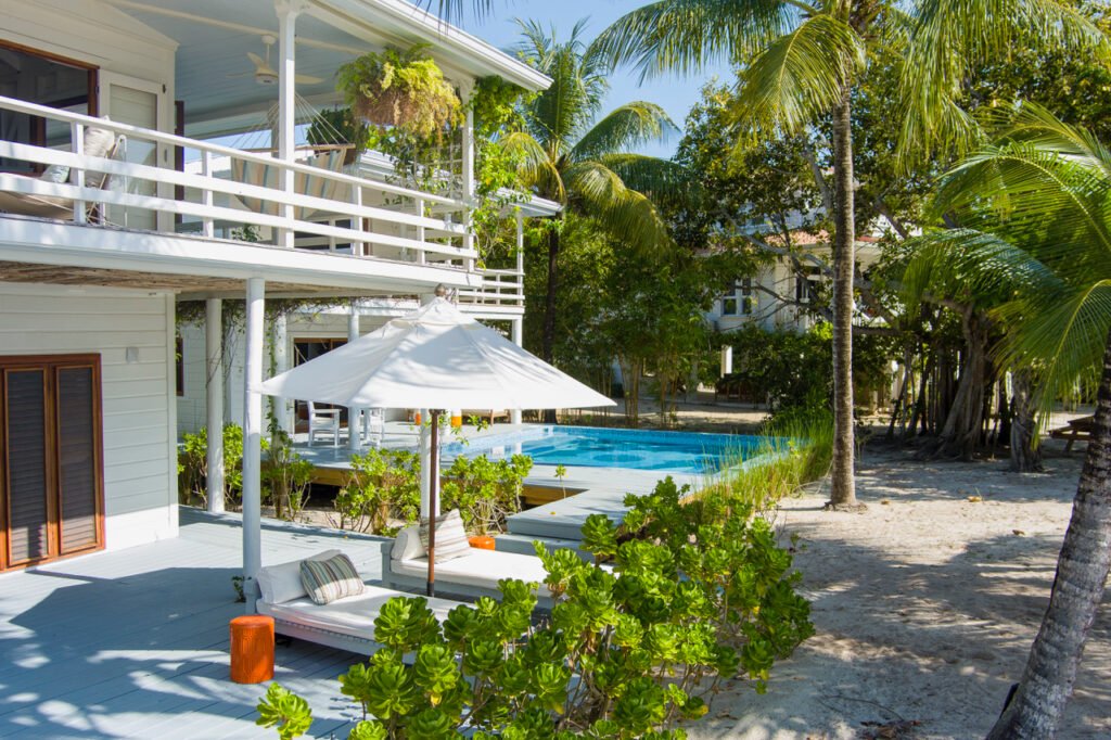 Rumpoint -A Mosaic in Belize—Bringing Geoff McFetridge’s Art2