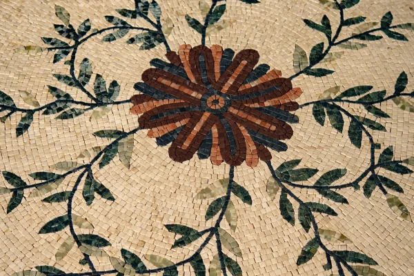 leafy vines with brown motif in the center
